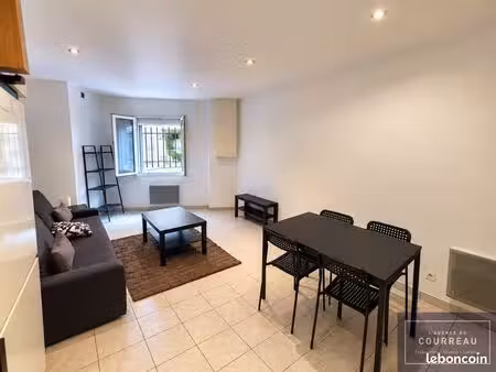 studio 1 pièce 27 m²