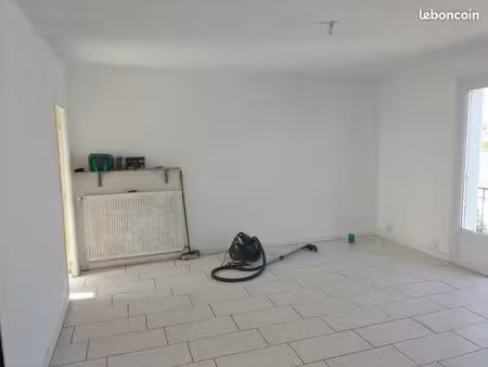 location t1