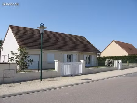 trevol (03)  maison t4 de plain pied