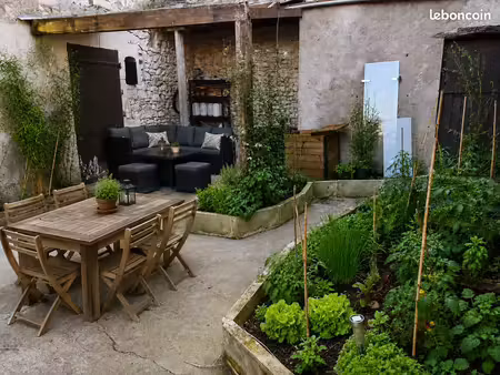 coup de cœur maison de caractère rénovée – 138 m² – cour – dépendances 150 m2