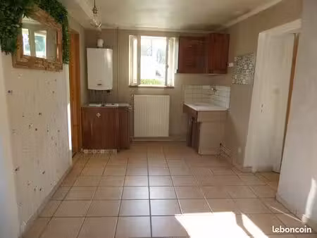 t2 de 36 m2 à yvré l'evèque