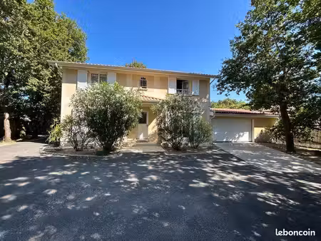ensemble immobilier  gîtes  chambres d’hôtes  immeuble  propriété  locations saisonnières 