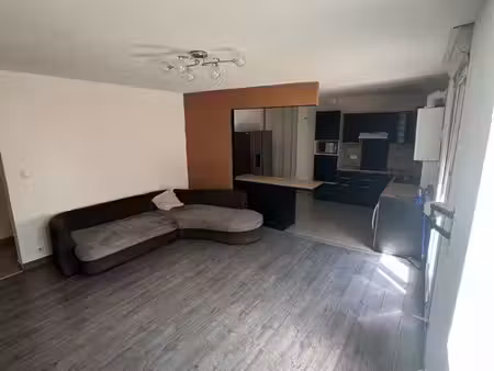 t3 72 m² avec grande terrasse + parking couvert – la tour-du-pin