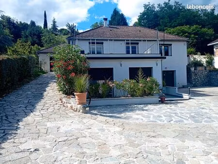 villa 123m2 + appartement 36m2 + 70m2 sous sol