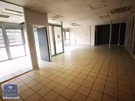 commerce 336 m²