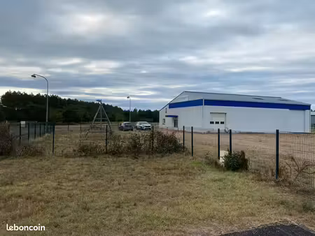 local commercial 313 m² ygos saint saturnin