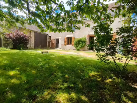 longère 200m2 au calme a 10min du centre de blois