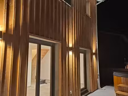 maison contemporaine récente.82 m². terrain 500m².à 7 km de la mairie de mimizan