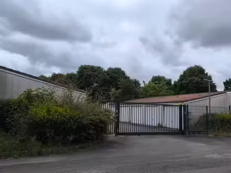 box 12m² dans copropriété sécurisée