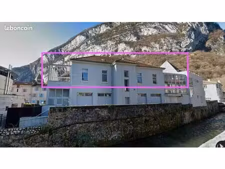 sassenage: a louer bureaux 200m2 - 1416/mois hc