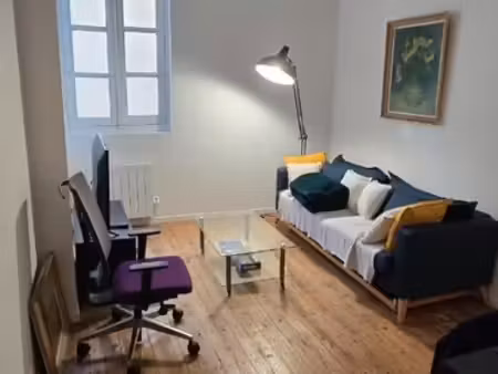 t2 meublé — 40 m² — bordeaux triangle d'or