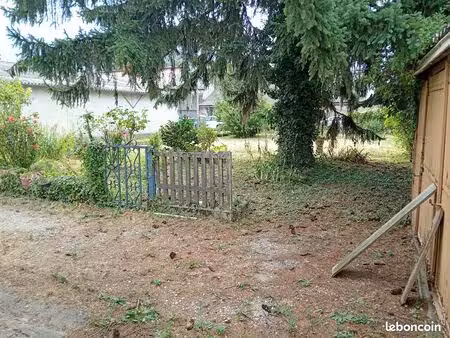 bâtiment et terrain pour activités commerciales