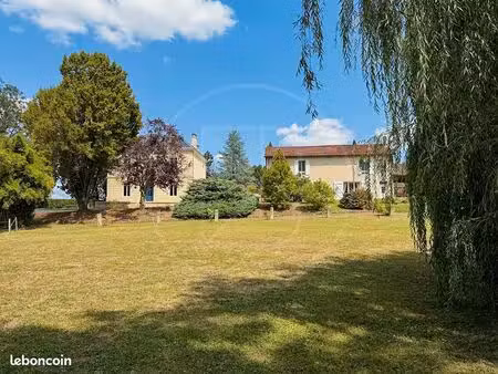 propriété 10 pièces 241 m²