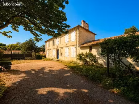 ? demeure de caractère du xixᵉ siècle – 264 m² habitables – plus de 500 m² bâtis – parc de