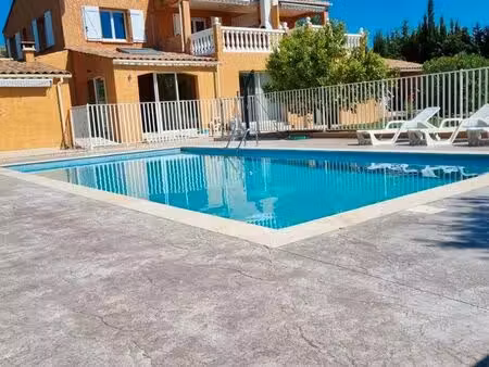 propriété + 3 gîtes  surface 270m² habitable