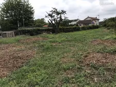 terrain à bâtir de 540 m² à cuzieu (42)