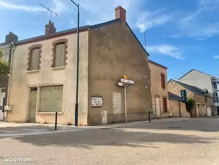 maison de bourg de caractère – 155 m² – 4 chambres – centre-bourg – fort potentiel de réno