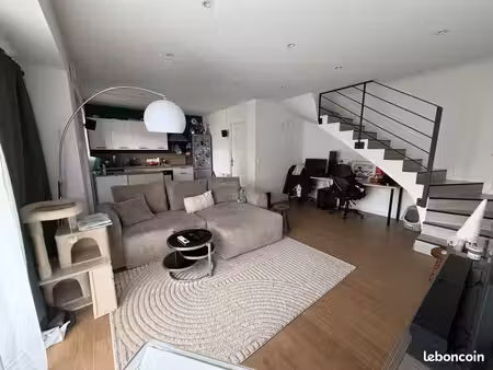 loue maison de village