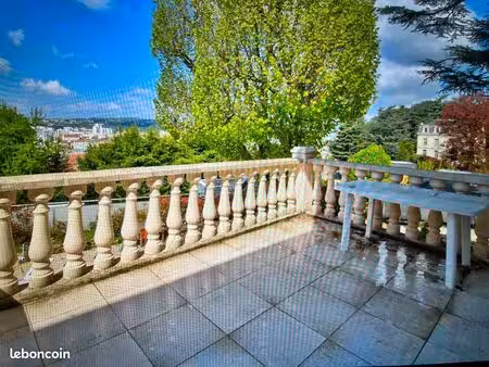 bel appartement dans maison bourgeoise