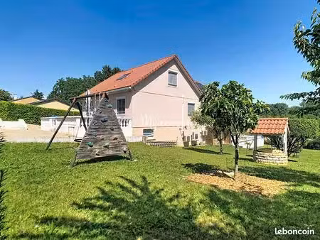 maison 7 pièces 218 m²