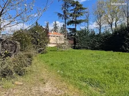 terrain à bâtir de 850 m² à veauche (42)