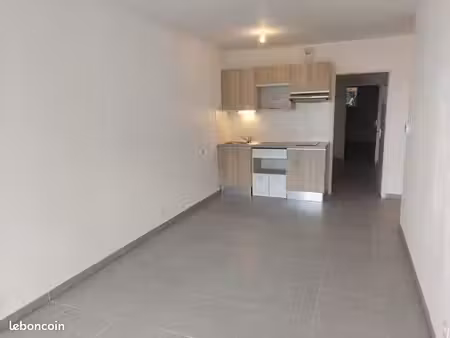 t2 46 m² avec jardin  terrasse et parking – saint-sébastien-sur-loire