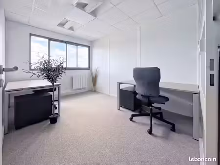 location d'un bureau fermé  2 postes  nantes ouest – coworking
