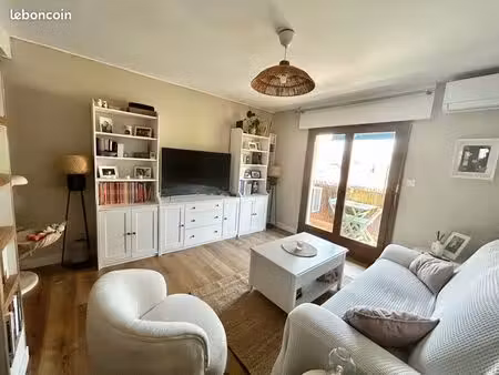 charmant t3 rénové avec goût 2 balcons