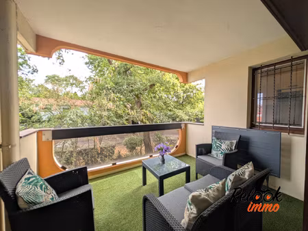 appartement t2 avec balcon couvert et parking centre-ville