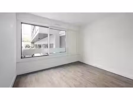 location appartement 2 pièces 44 m² à paris 15ème (75015)  2 150 €