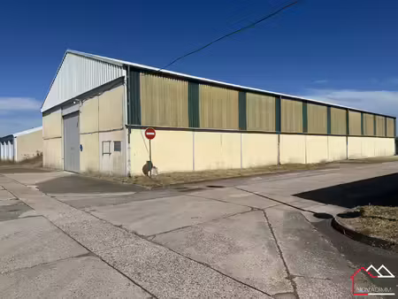 2 entrepôts divisibles en plusieurs dépôts