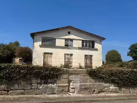 maison individuelle ancienne à rénover de 10 pièces à saint antoine sur l'isle