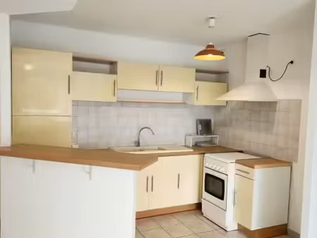 location appartement t2 le monastere sans frais d'agence