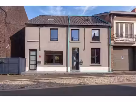 maison entièrement rénovée avec 5 chambres et terrasse