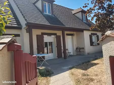maison indépendante de 165m2 à étage yzeure 03
