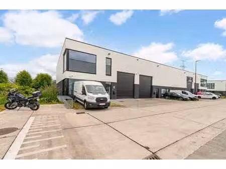 huizingen – entrepôt de 368 m² dans parc pme