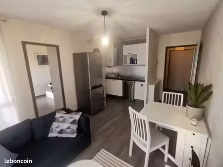 t2 blagnac prox airbus 35m2 parking & terrasse