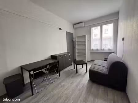 studio meublé rénové – climatisation – idéal étudiant – grenoble