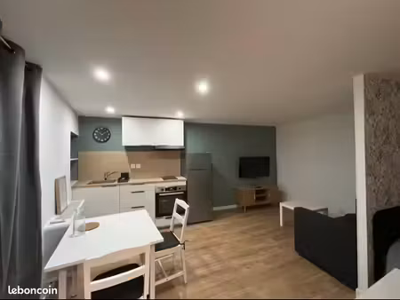 t1 bis meublé refait à neuf – tout compris – manosque centre