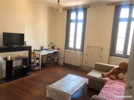loue grand t2 63 m2 au centre ville
