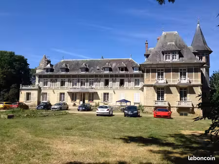 grand appartement exclusif f2 de 68 m2 au château