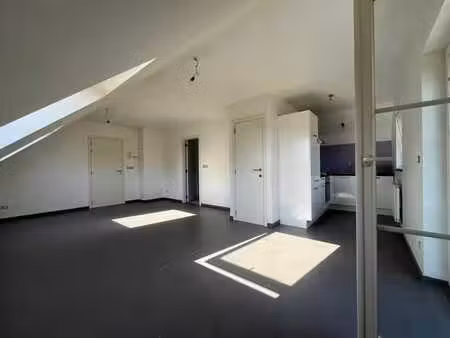 appartement 1ch. avec terrasse et jardin