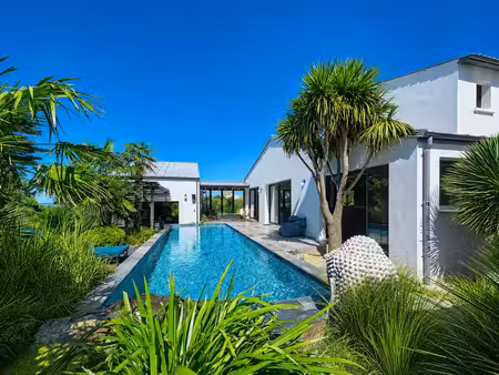 maison 8 pièces - 328 m²