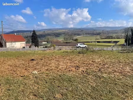 terrain 685 m² hautecourt romaneche
