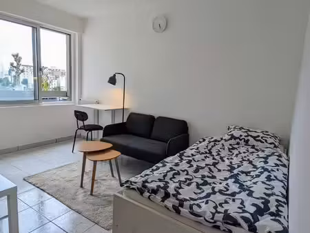 location studio 15m2 paris 18eme