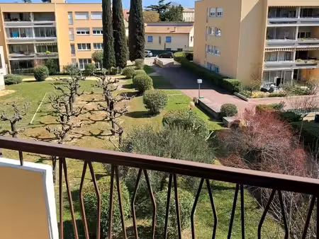 appartement 50 m2 climatisé centre ville résidence fermée et sécurisée ( vente direct part