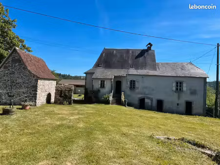 vivez au frais dans un corps de ferme quercynois constitué d’une maison orientée au nord e