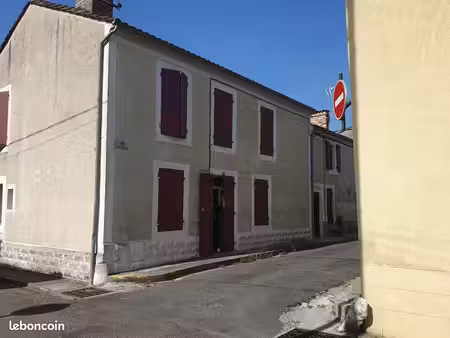 maison en pierre en vente centre ville lavardac