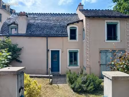 charmante maison maison 6 pièces sur 210² de terrain à proximité du centre ville de mende