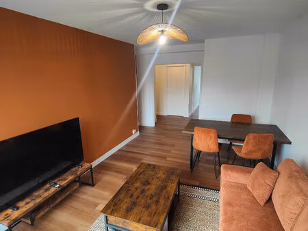 halles centrales - f2 meuble de 42.88m2 recemment renove